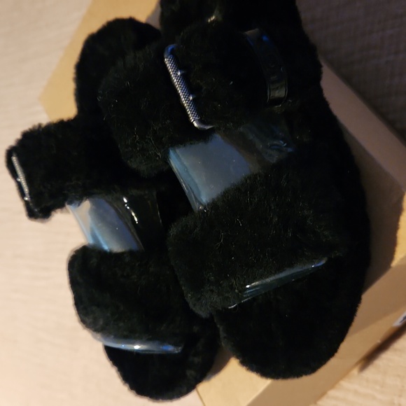 Women's UGG Fuzz Yeah - Picture 3 of 8